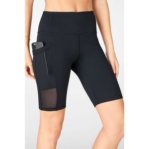 FABLETICS Mila High-Waisted Pocket Short 9”